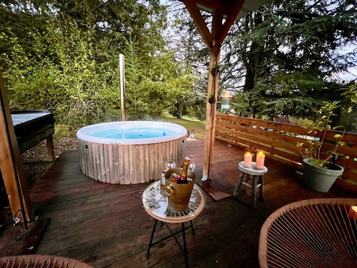 Domaine le Manoir, gîtes de charme et de caractère avec piscines privatisées Fossemagne Extérieur photo